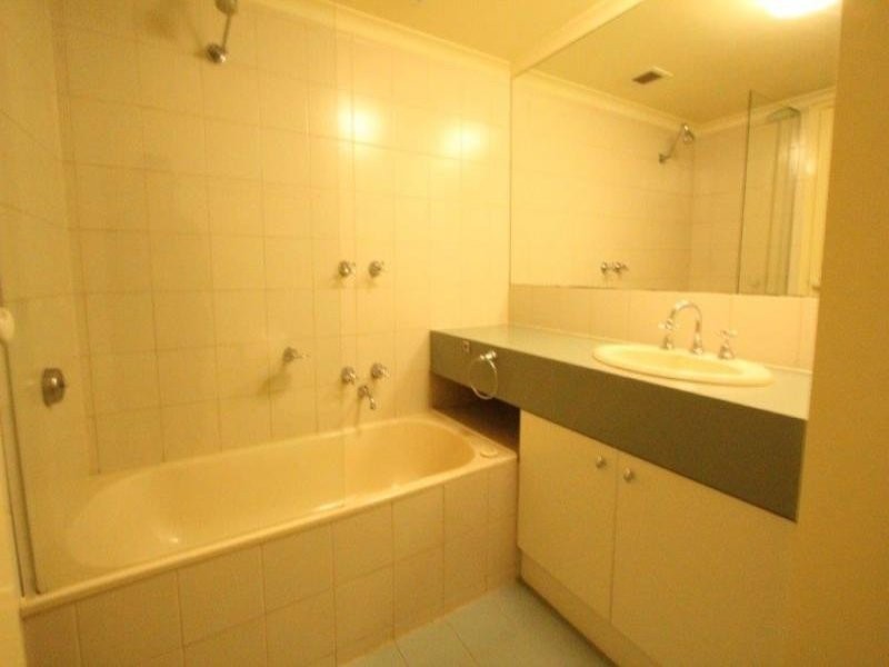 12/8 Royal Lane, Fitzroy VIC 3065