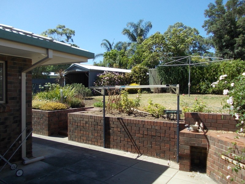 2 Radford St, Happy Valley SA 5159