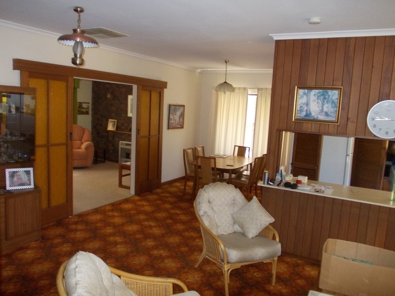 2 Radford St, Happy Valley SA 5159