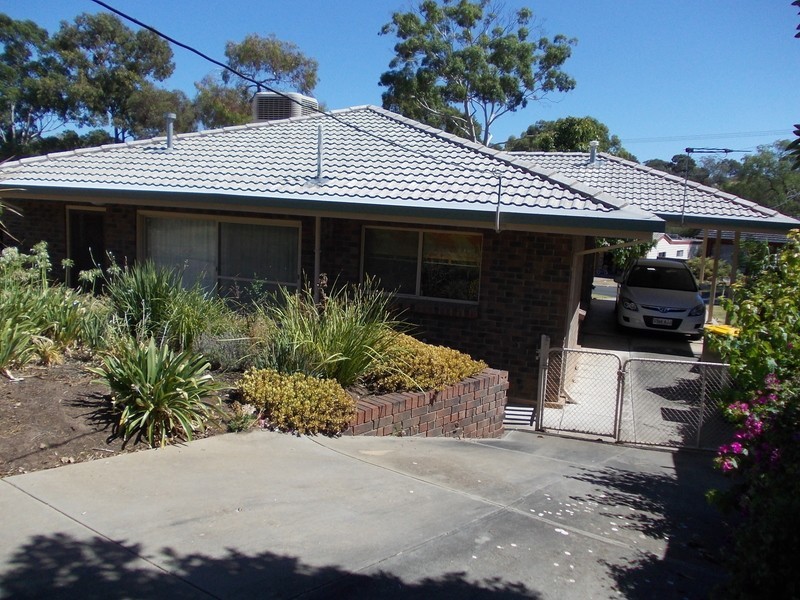 2 Radford St, Happy Valley SA 5159