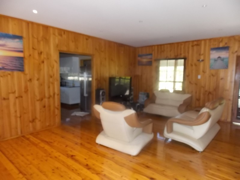 30 Summerland Road, Summerland Point NSW 2259