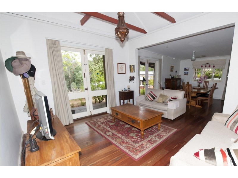 55 Bogadillup Road, Darradup WA 6275