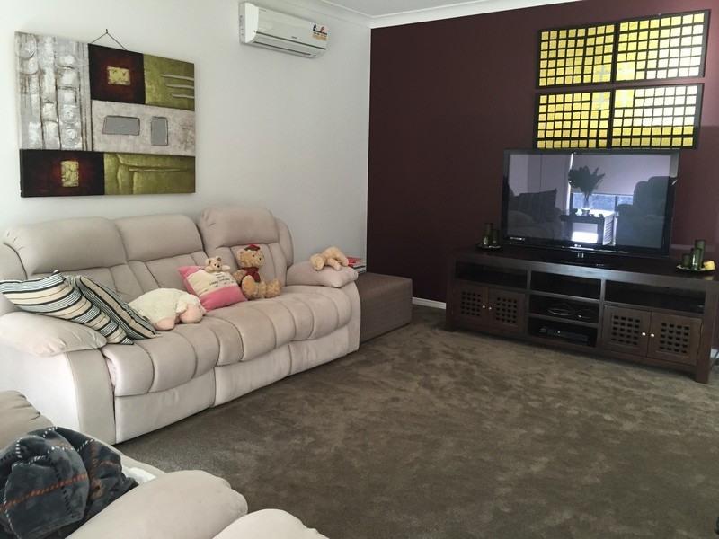 215 Lakeside Ave, Springfield Lakes QLD 4300