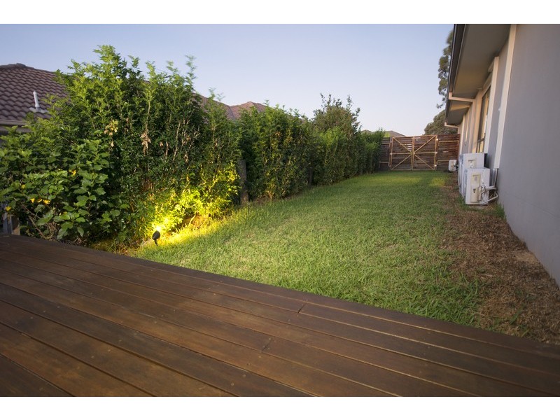 215 Lakeside Ave, Springfield Lakes QLD 4300