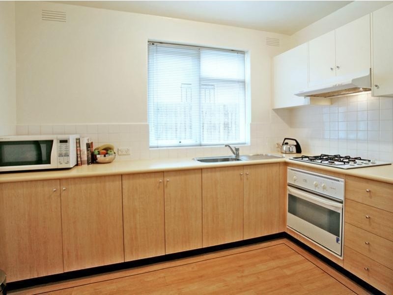 2/15 Hampden, Armadale VIC 3143