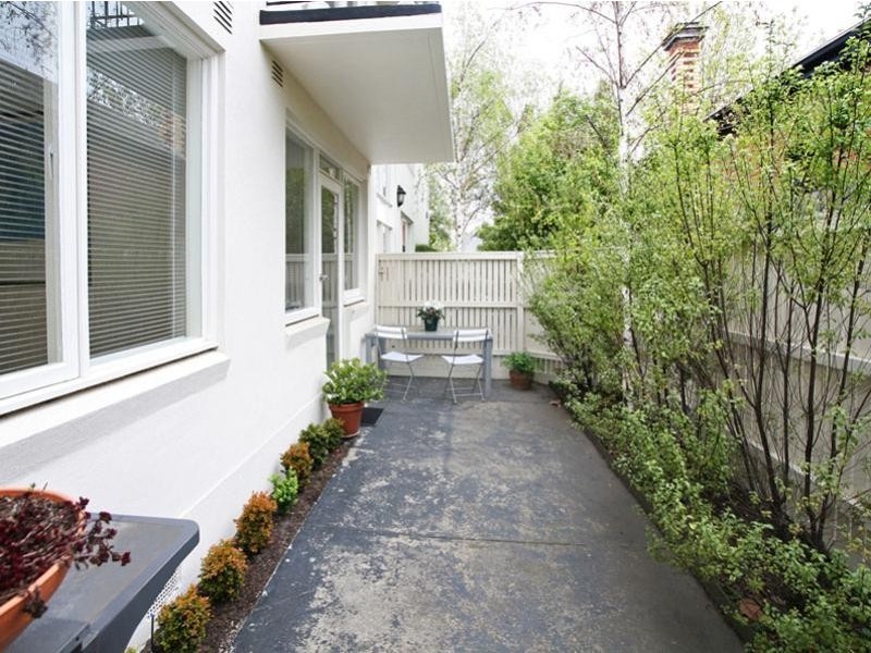 2/15 Hampden, Armadale VIC 3143