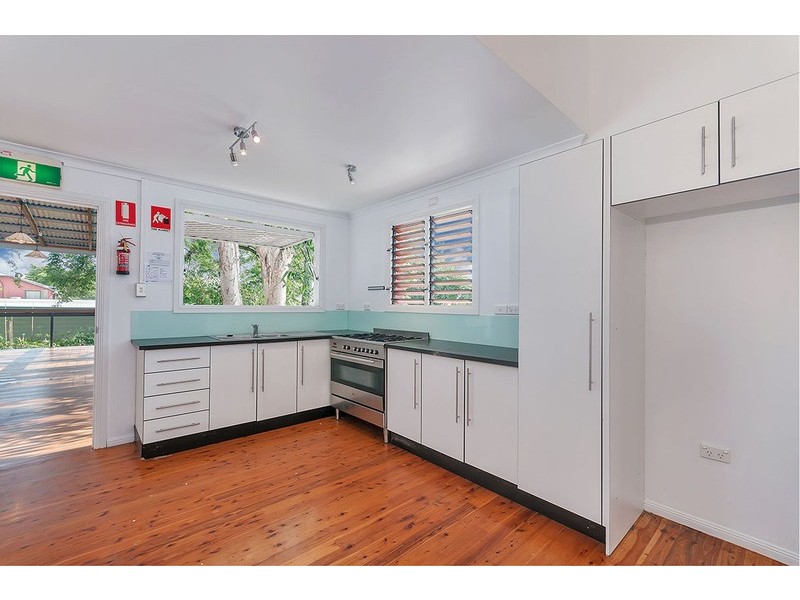 28 Loeven Street, Cairns QLD 4870