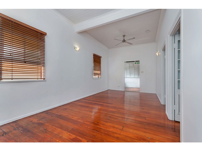 28 Loeven Street, Cairns QLD 4870