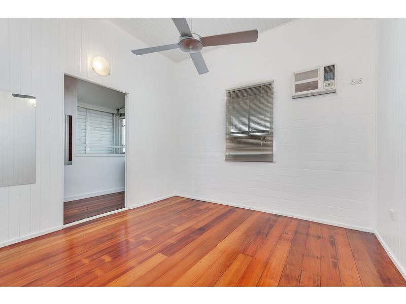 28 Loeven Street, Cairns QLD 4870