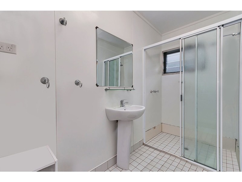 28 Loeven Street, Cairns QLD 4870