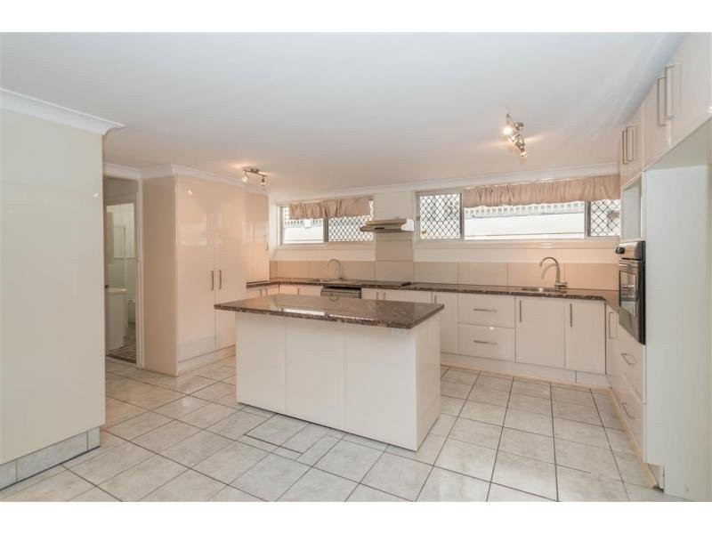 473 Pine Ridge Road, Runaway Bay QLD 4216