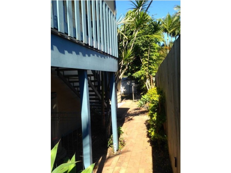 32 Poinsettia Parade, Varsity Lakes QLD 4227