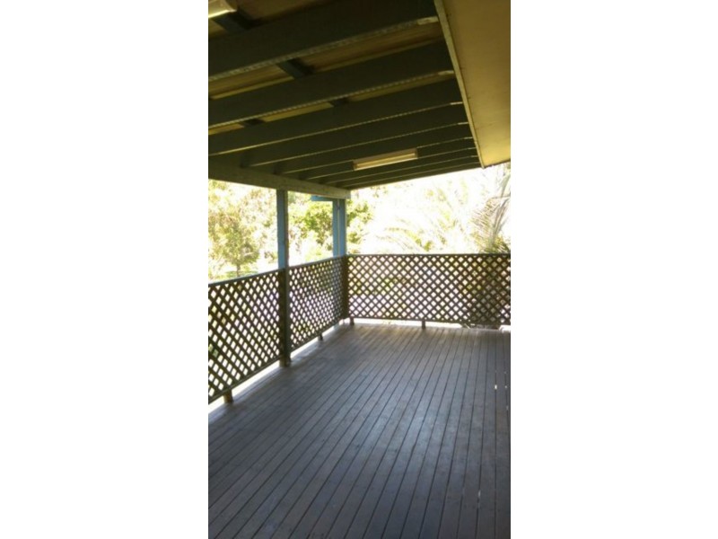 32 Poinsettia Parade, Varsity Lakes QLD 4227