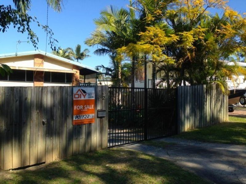 32 Poinsettia Parade, Varsity Lakes QLD 4227