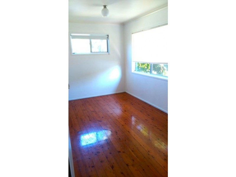 32 Poinsettia Parade, Varsity Lakes QLD 4227