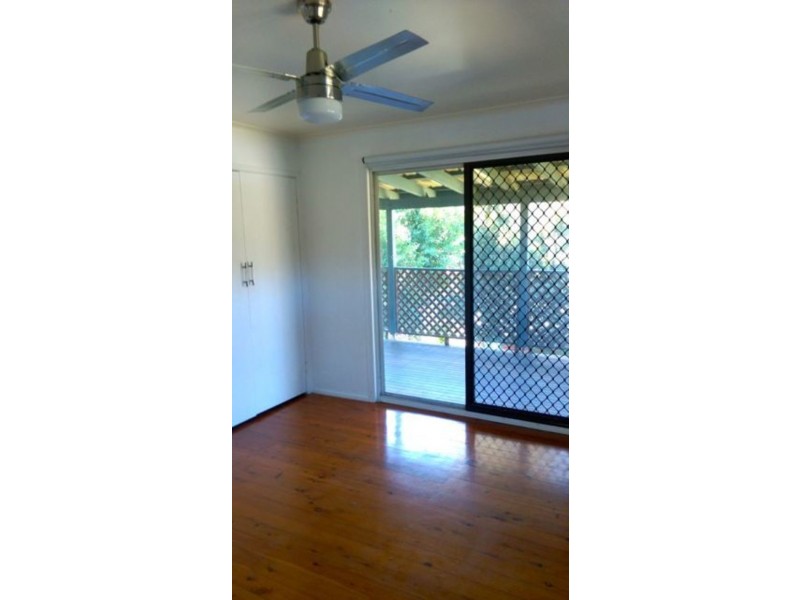 32 Poinsettia Parade, Varsity Lakes QLD 4227