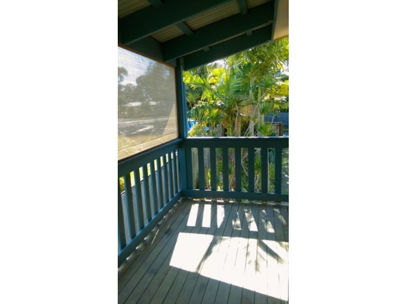 32 Poinsettia Parade, Varsity Lakes QLD 4227