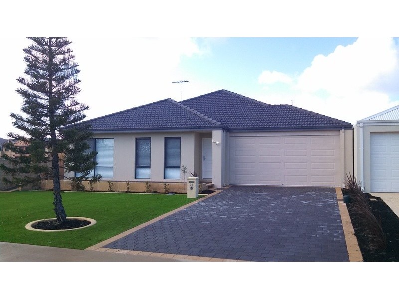 31 Queen Pararde, Wannanup WA 6210