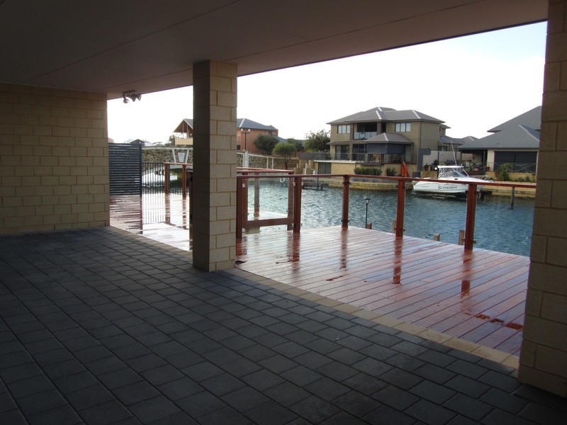 31 Queen Pararde, Wannanup WA 6210