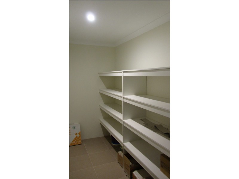 31 Queen Pararde, Wannanup WA 6210