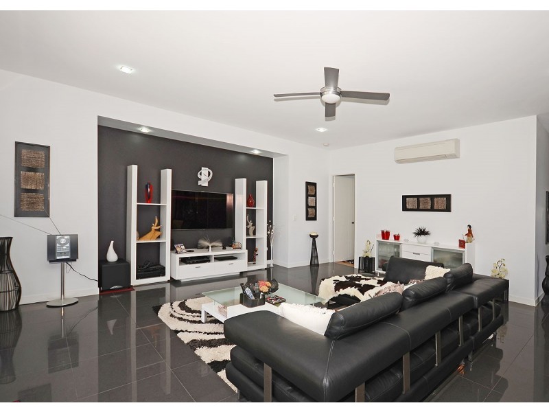 8 Pohlman Court, Scarness QLD 4655