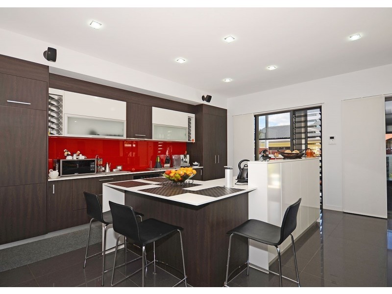 8 Pohlman Court, Scarness QLD 4655