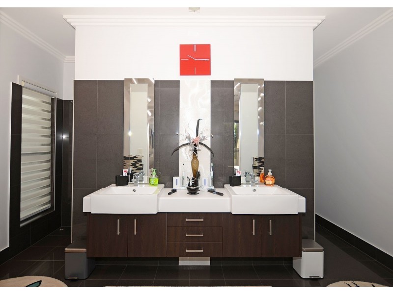 8 Pohlman Court, Scarness QLD 4655