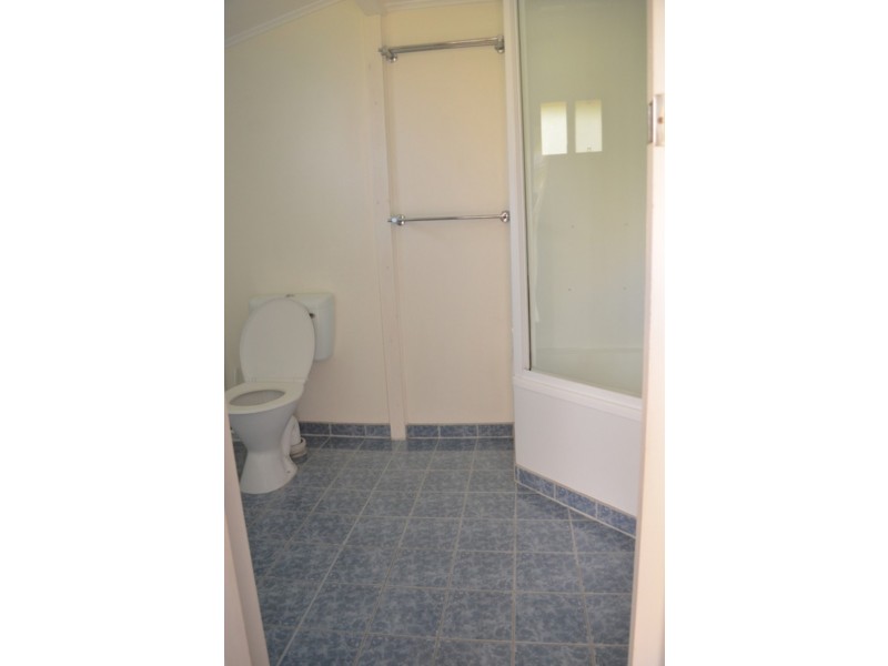 24 Roberts Street, South Gladstone QLD 4680