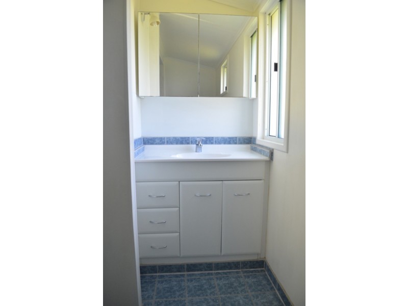 24 Roberts Street, South Gladstone QLD 4680