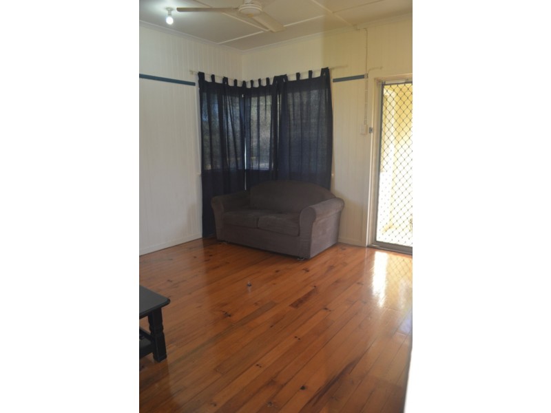 24 Roberts Street, South Gladstone QLD 4680