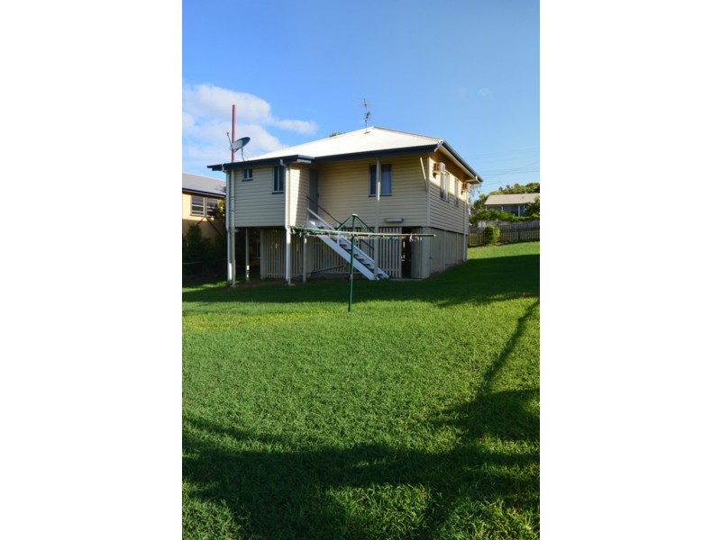 24 Roberts Street, South Gladstone QLD 4680