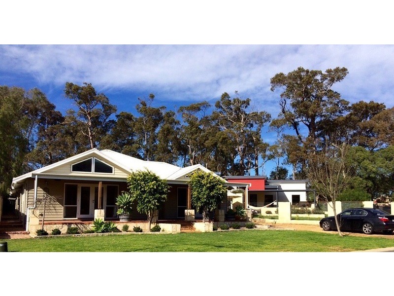 18 Honeyeater Loop, Margaret River WA 6285