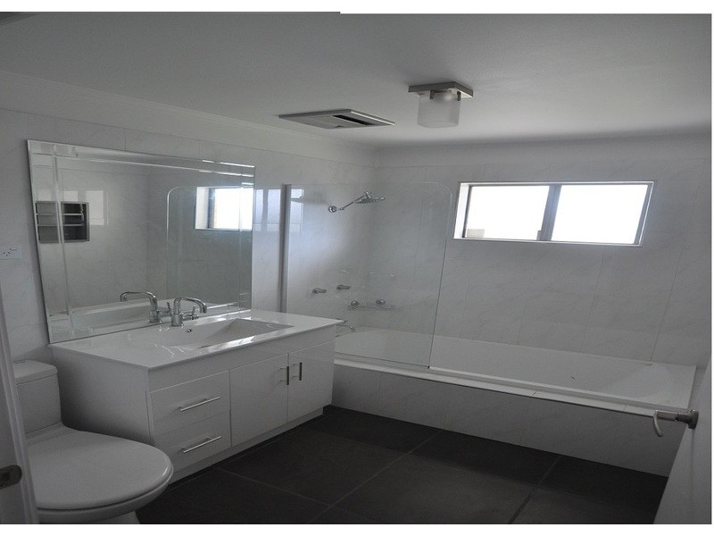 9 Narangba Road, Kallangur QLD 4503