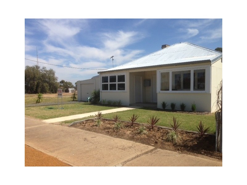 11 SCADDEN STREET, Kukerin WA 6352