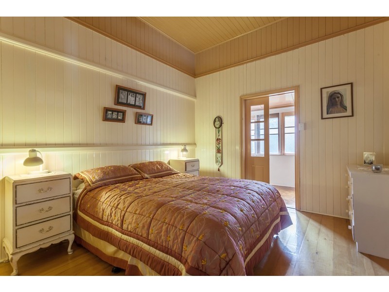 71 Bridge Street, Mount Lofty QLD 4350