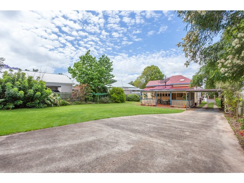 71 Bridge Street, Mount Lofty QLD 4350
