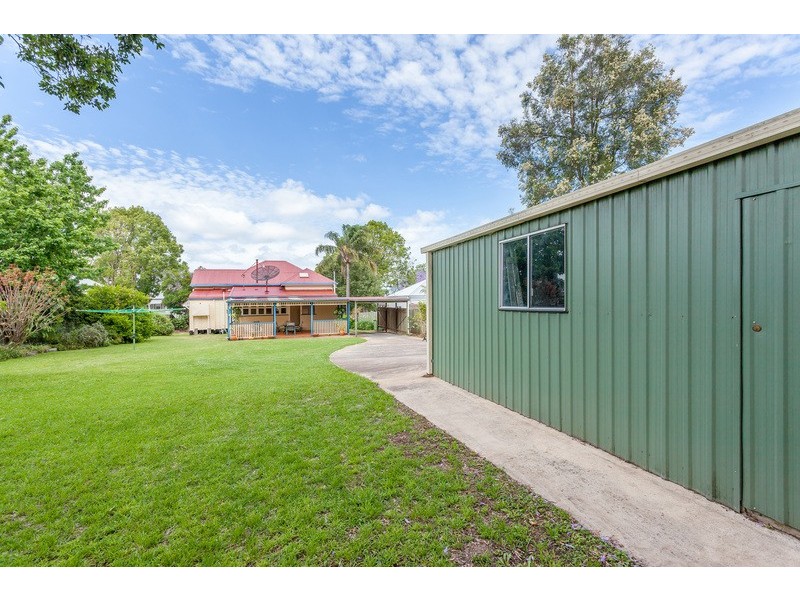 71 Bridge Street, Mount Lofty QLD 4350