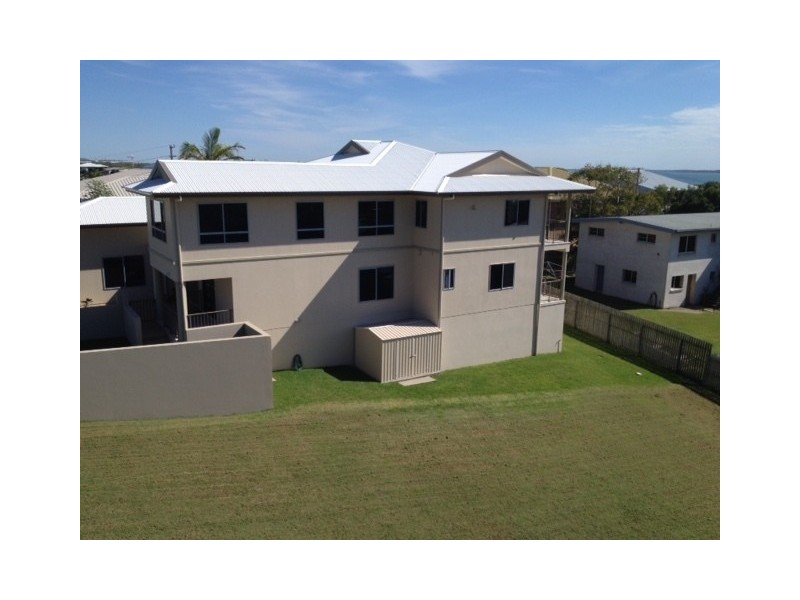 42 Booth Avenue, Tannum Sands QLD 4680