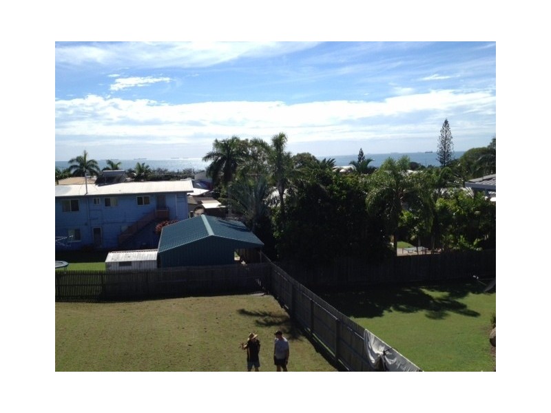 42 Booth Avenue, Tannum Sands QLD 4680