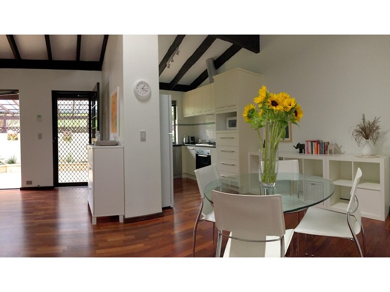 2/4 Birdwood Avenue, Como WA 6152