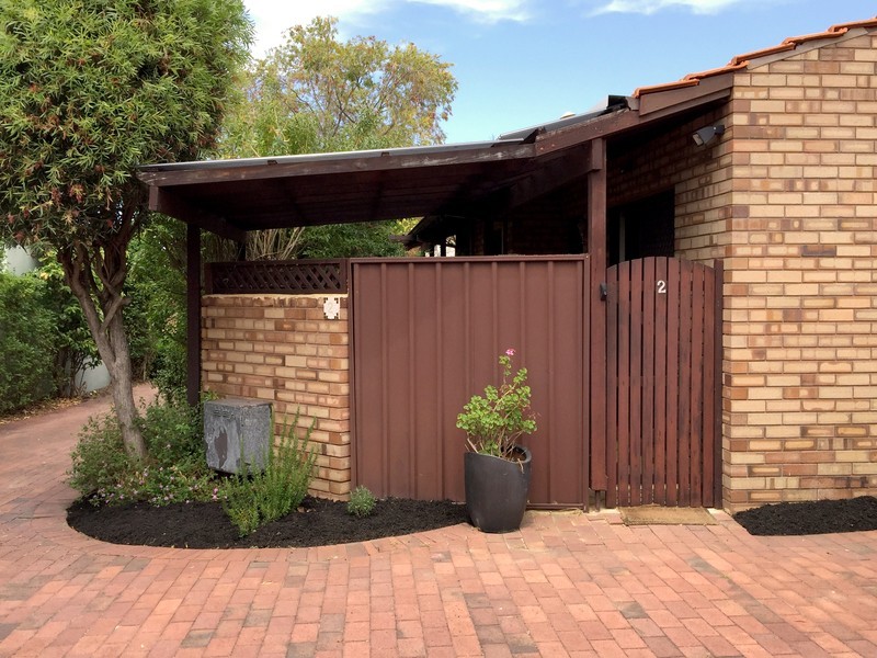 2/4 Birdwood Avenue, Como WA 6152