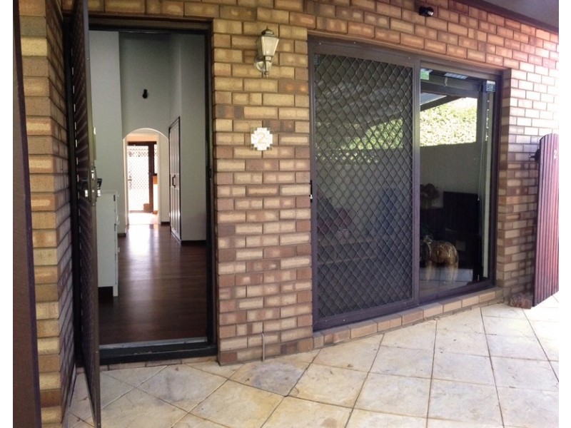 2/4 Birdwood Avenue, Como WA 6152