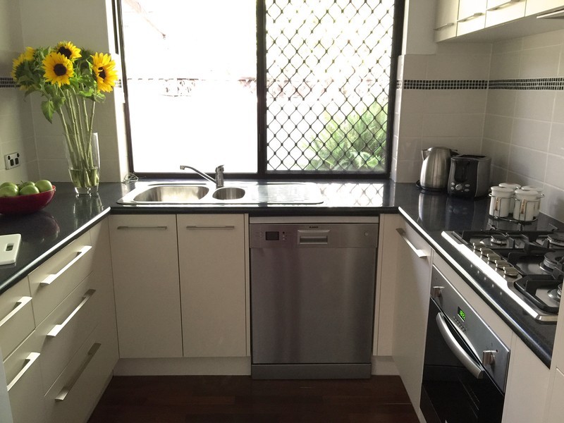 2/4 Birdwood Avenue, Como WA 6152