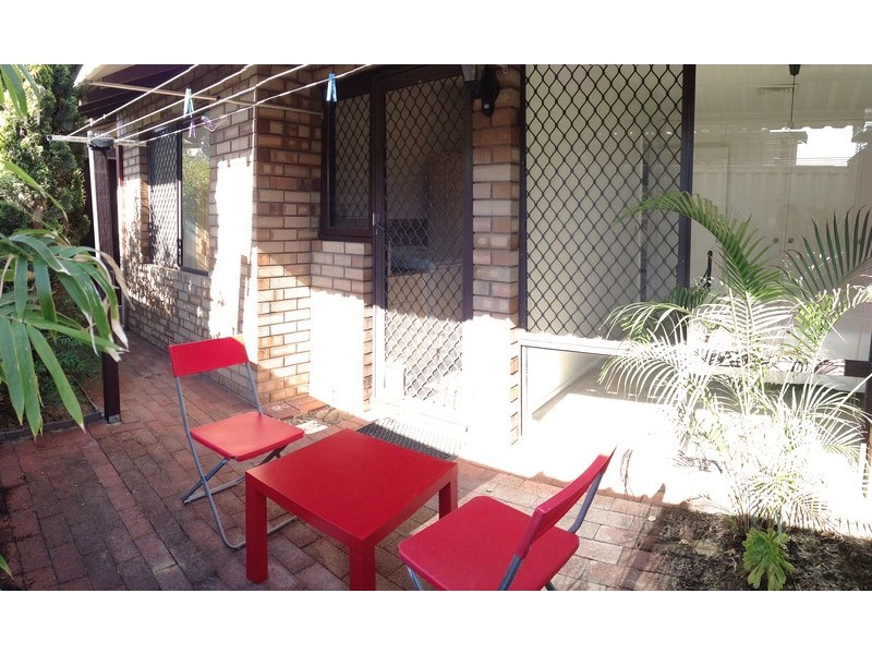 2/4 Birdwood Avenue, Como WA 6152