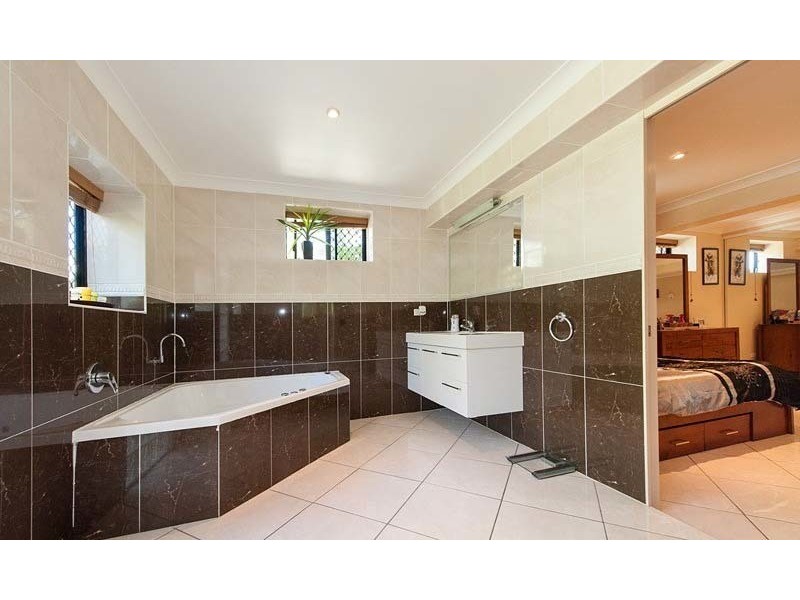 248 Farm Street, Kawana QLD 4701