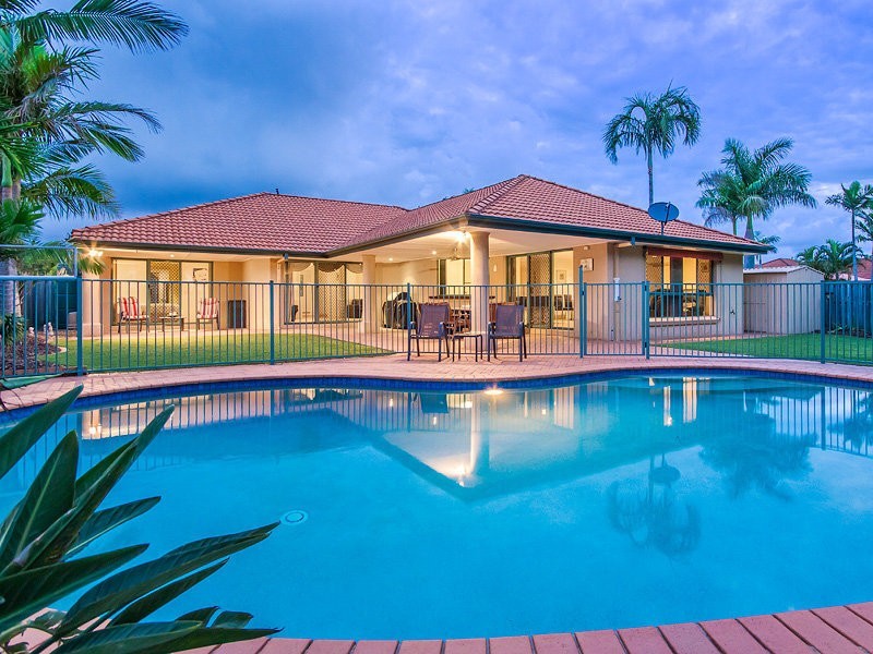 12 Audrey Ave, Helensvale QLD 4212