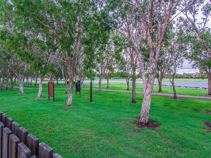 12 Audrey Ave, Helensvale QLD 4212