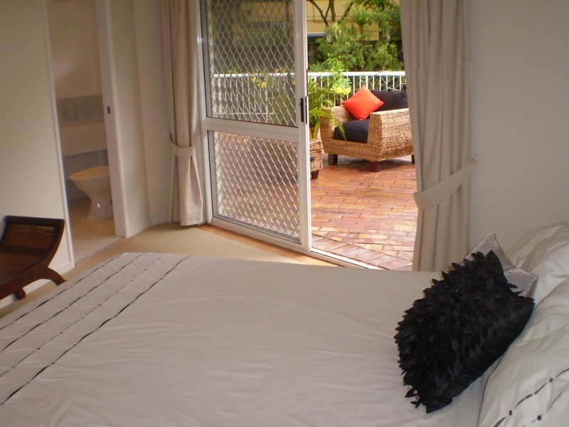 98 Seagull Ave, Mermaid Beach QLD 4218