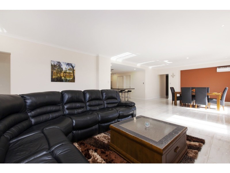 10  Huntington Parkway, Landsdale WA 6065