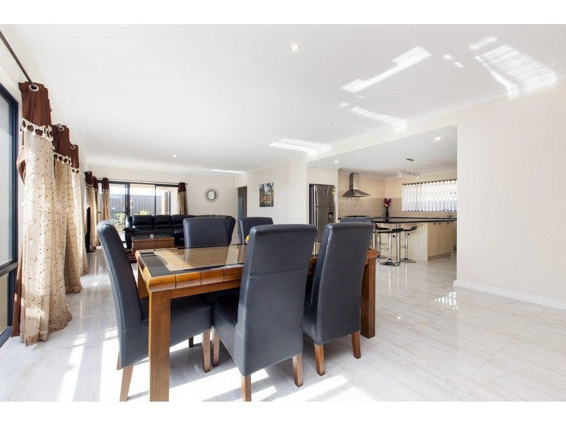 10  Huntington Parkway, Landsdale WA 6065